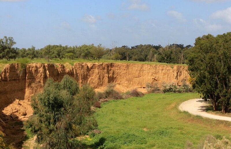 דרך מתקני המים ובארי הישנה