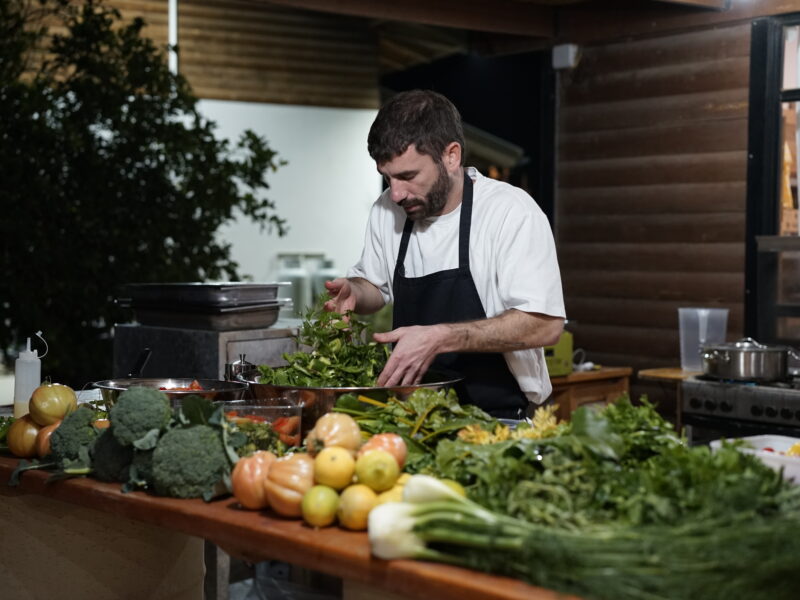 יולי – מטבח עונתי מהשדה