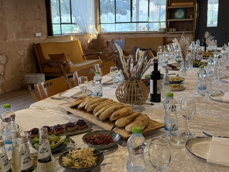 עשב בר-מהאדמה לצלחת