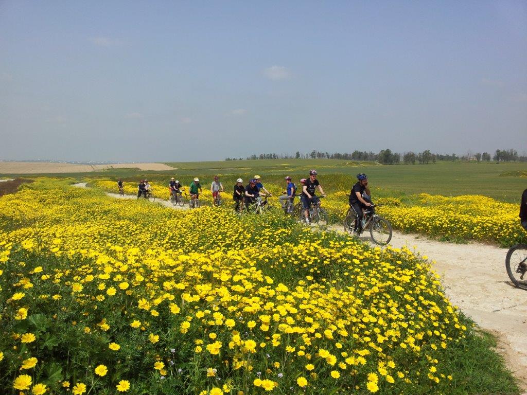 רכיבה בשדות בארי: יוצאים לשטח עם "לה מדווש"!